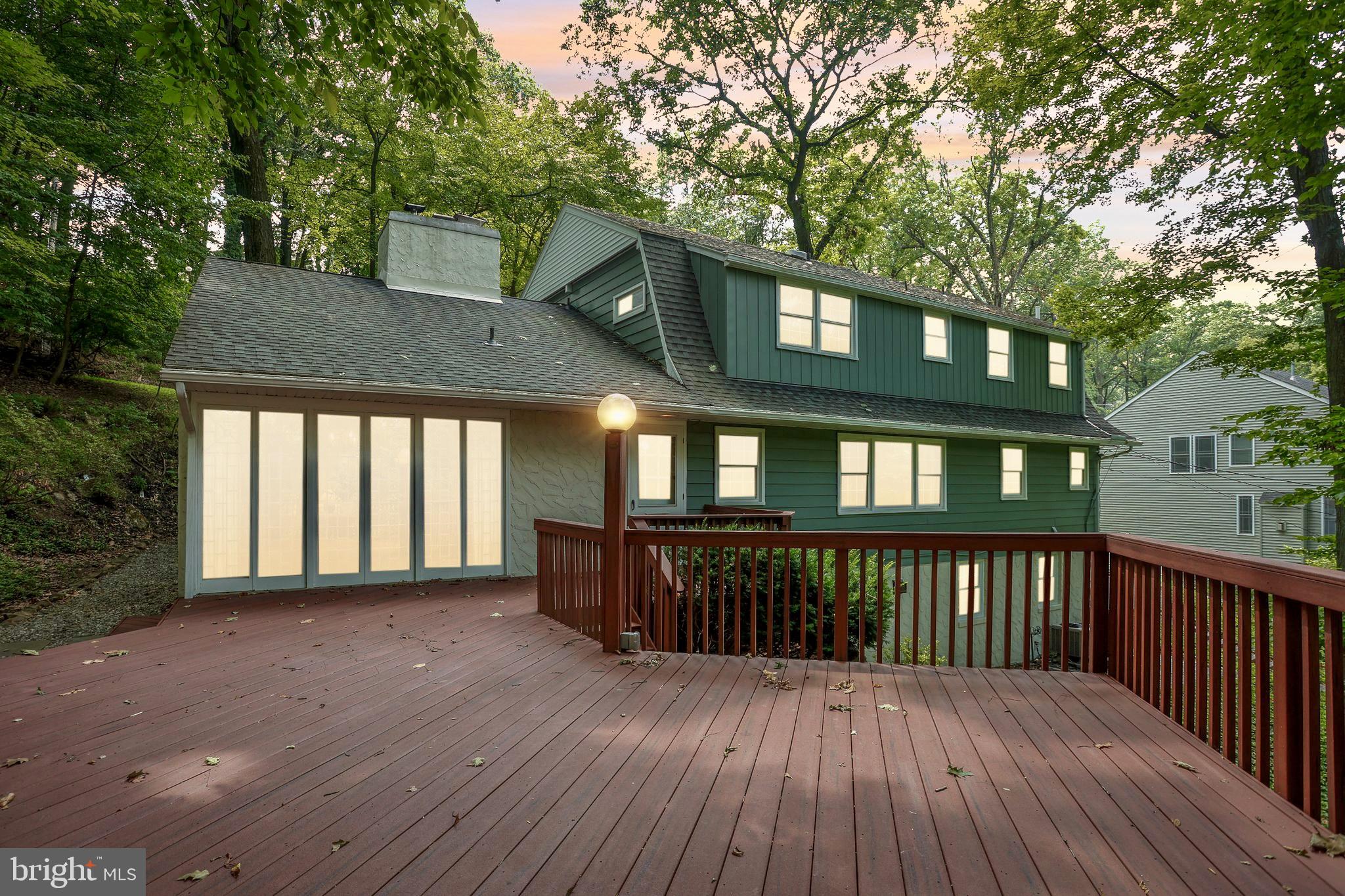 435 N PINE TOP PLACE