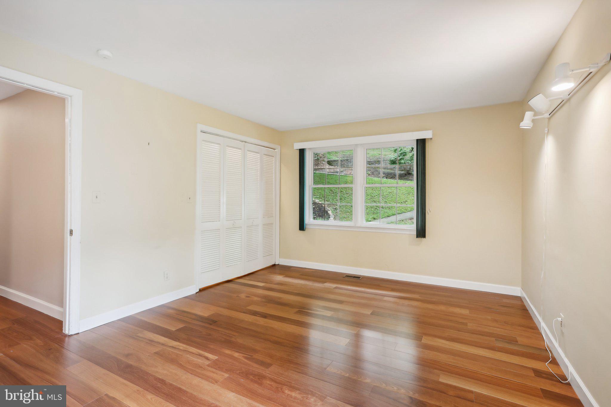 435 N PINE TOP PLACE