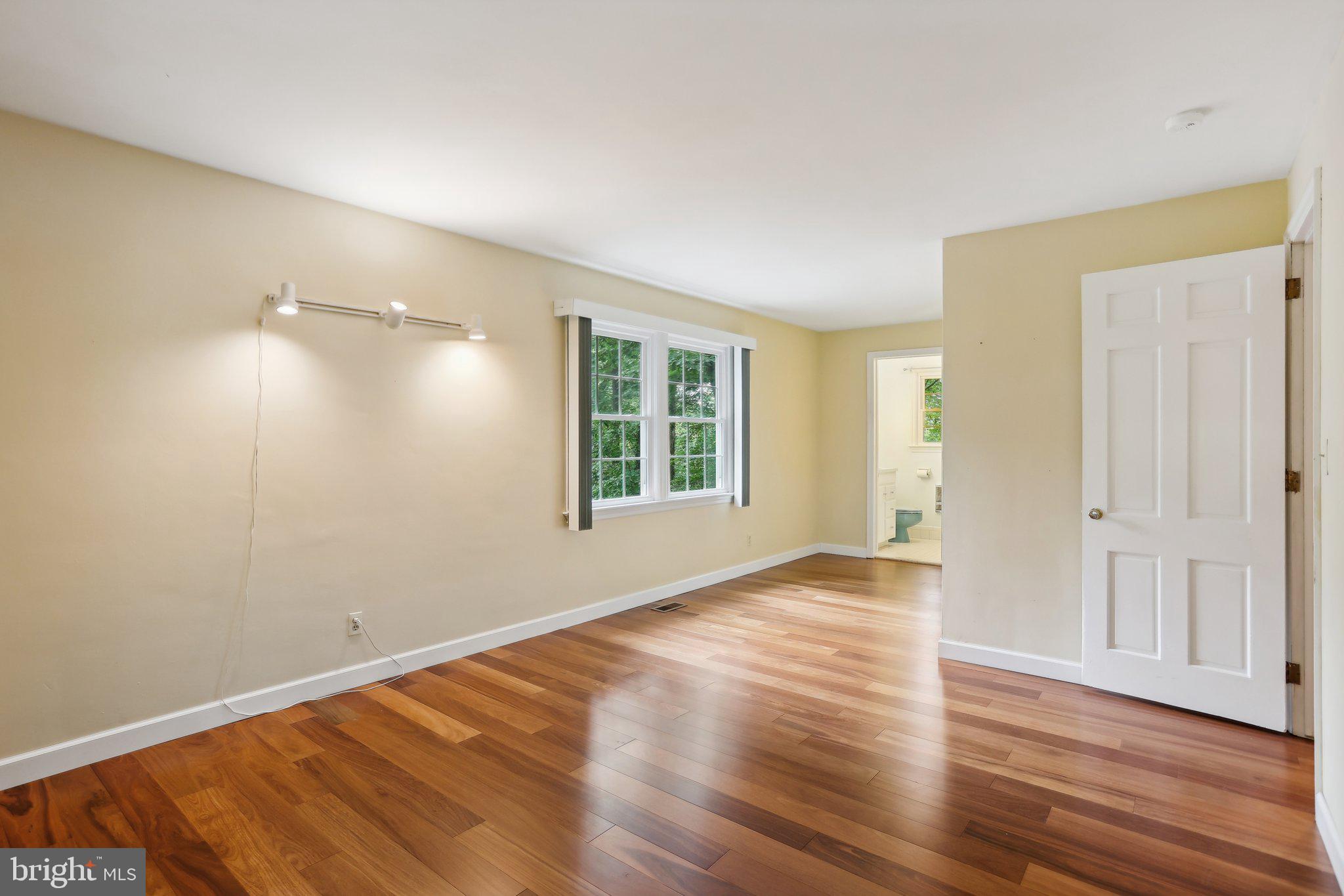435 N PINE TOP PLACE