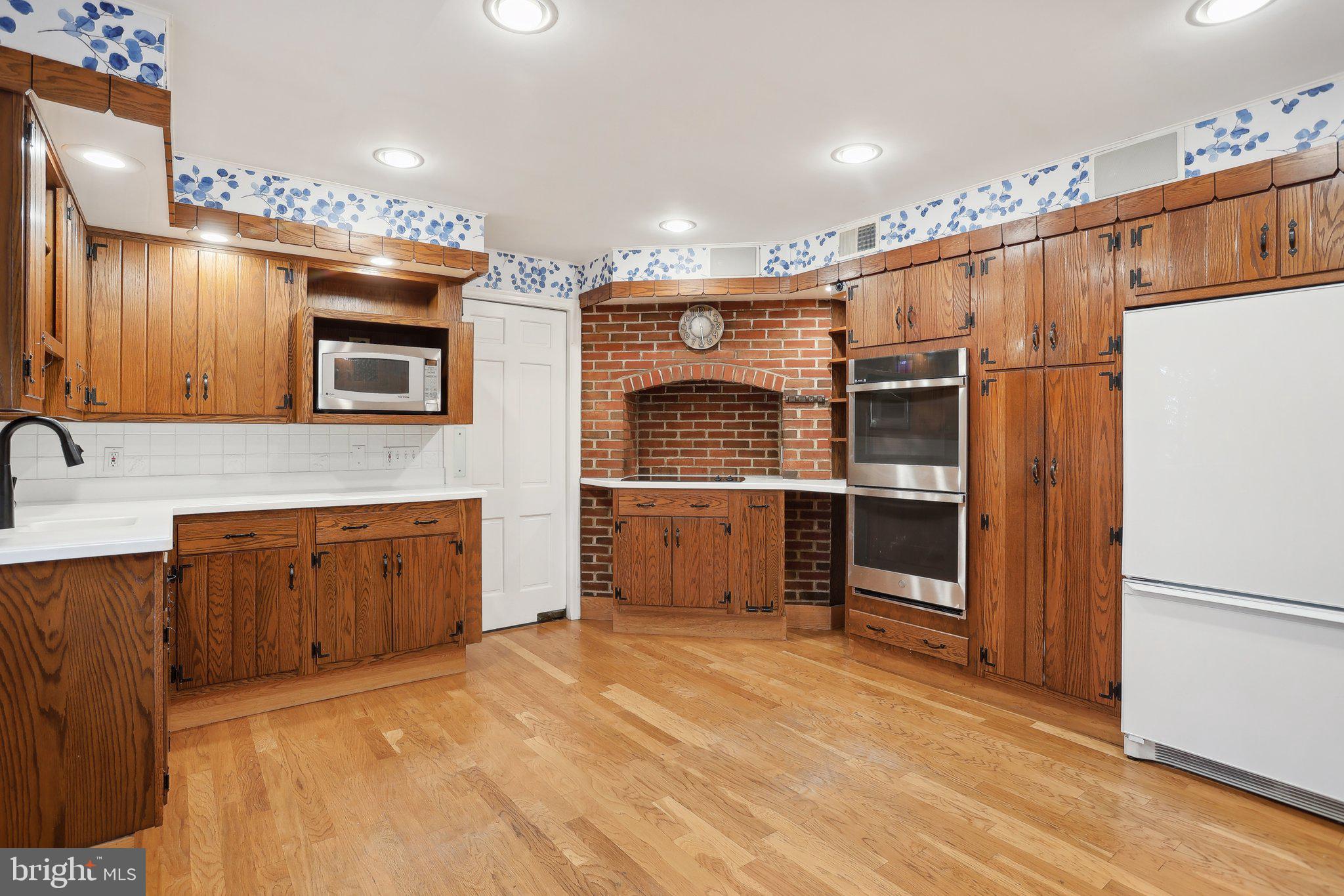 435 N PINE TOP PLACE
