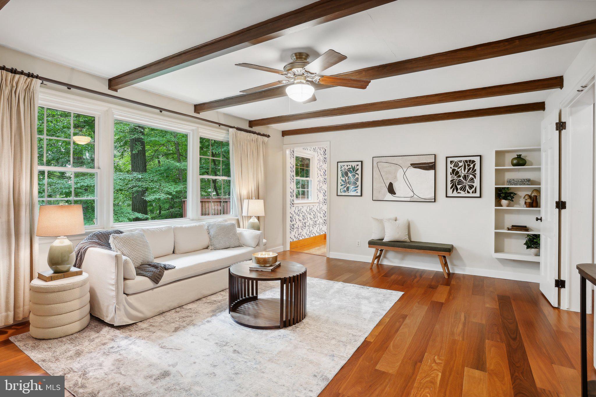 435 N PINE TOP PLACE