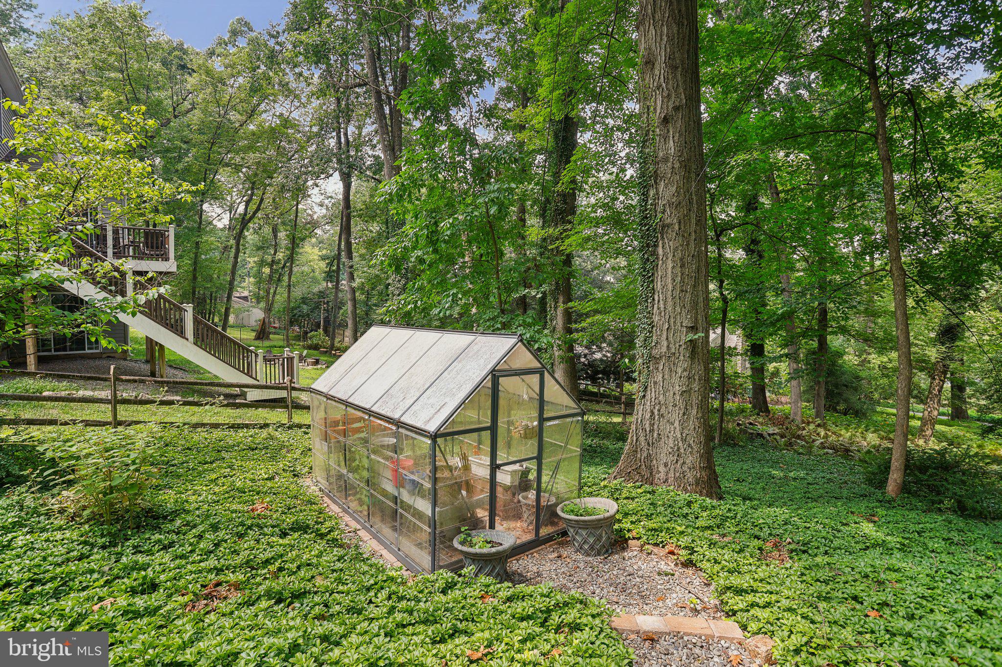 435 N PINE TOP PLACE