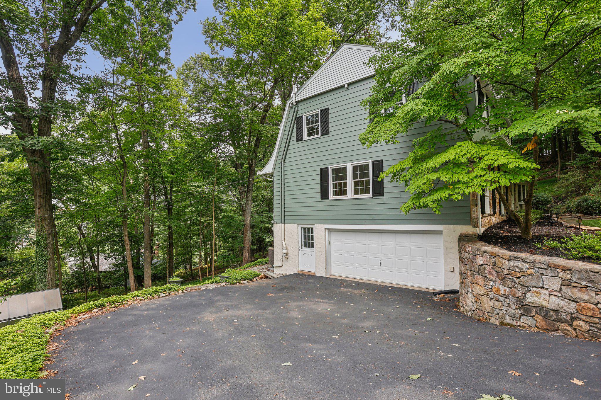 435 N PINE TOP PLACE