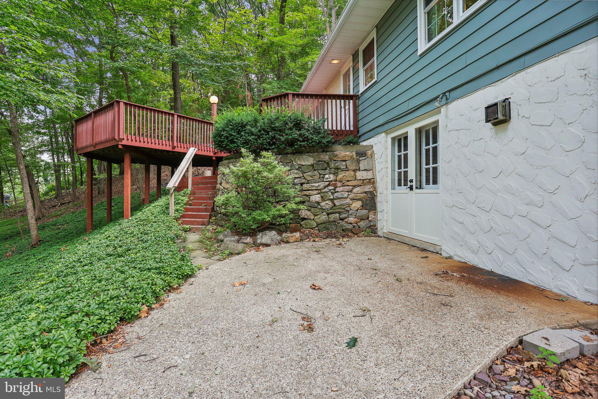 435 N PINE TOP PLACE