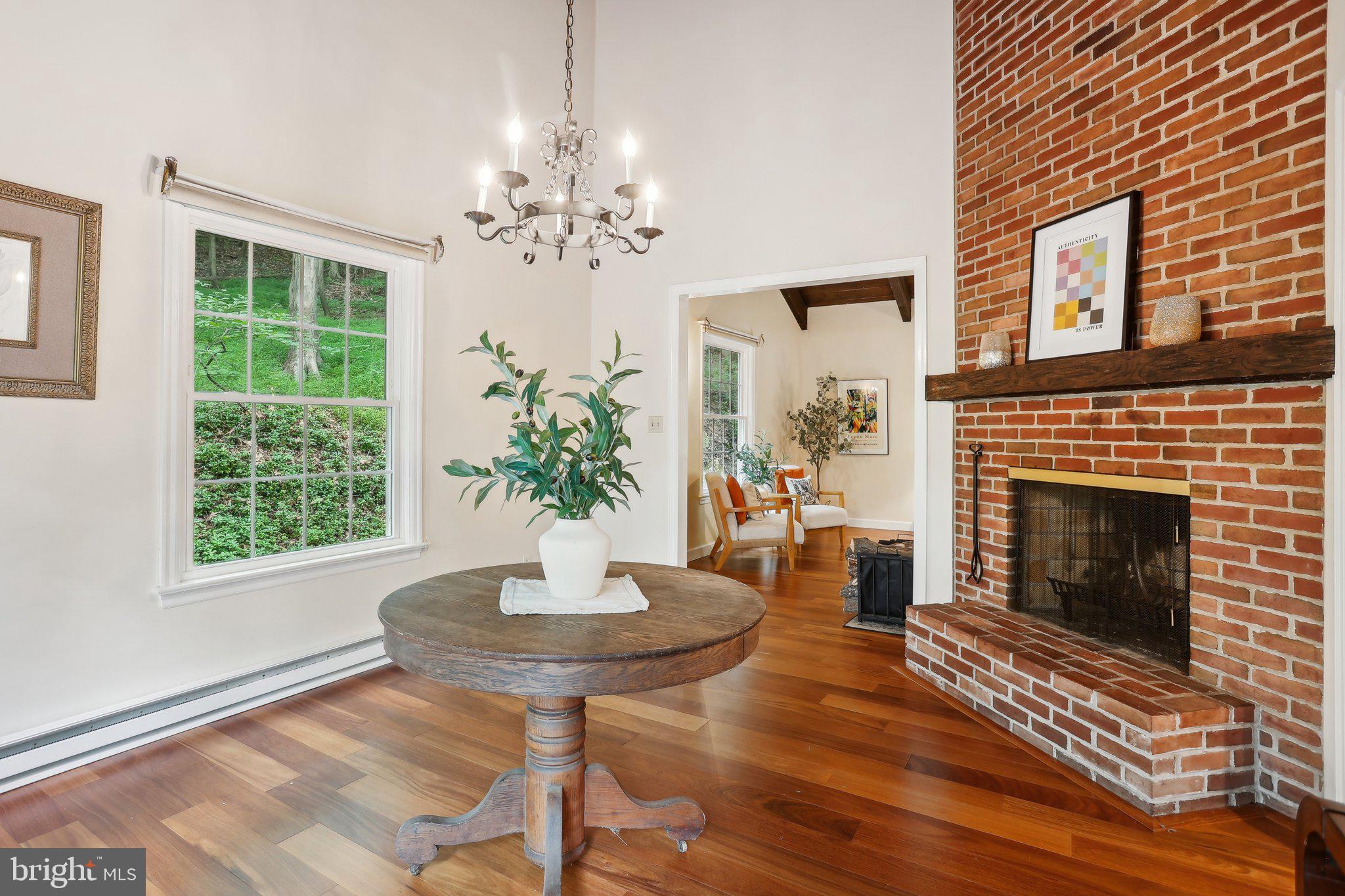 435 N PINE TOP PLACE
