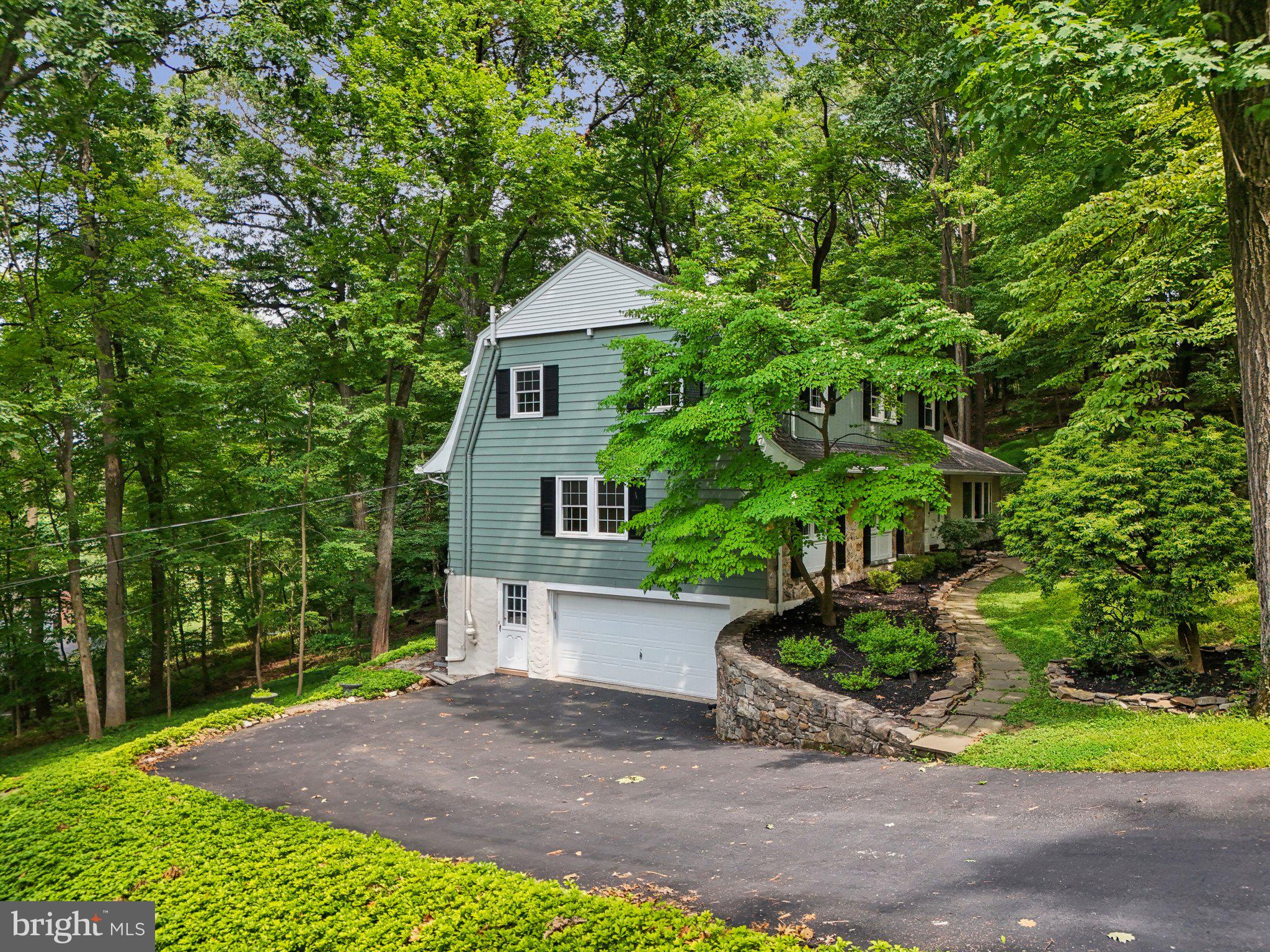 435 N PINE TOP PLACE