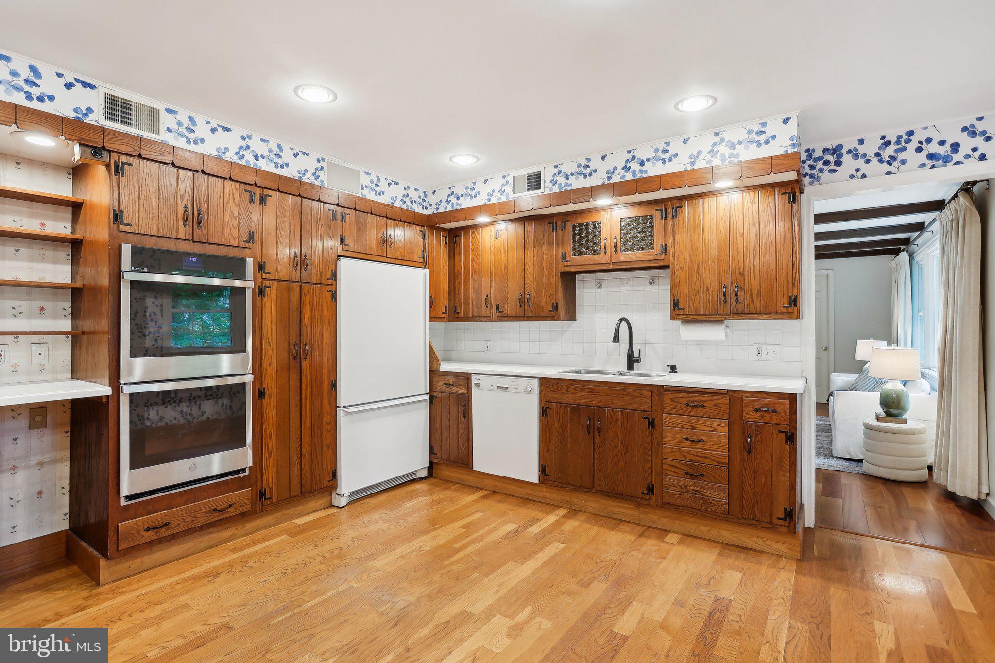 435 N PINE TOP PLACE