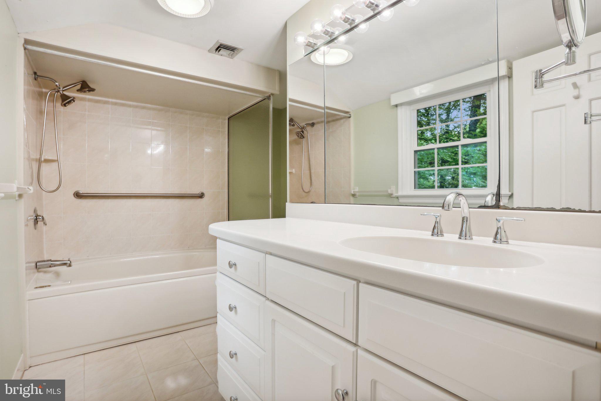 435 N PINE TOP PLACE