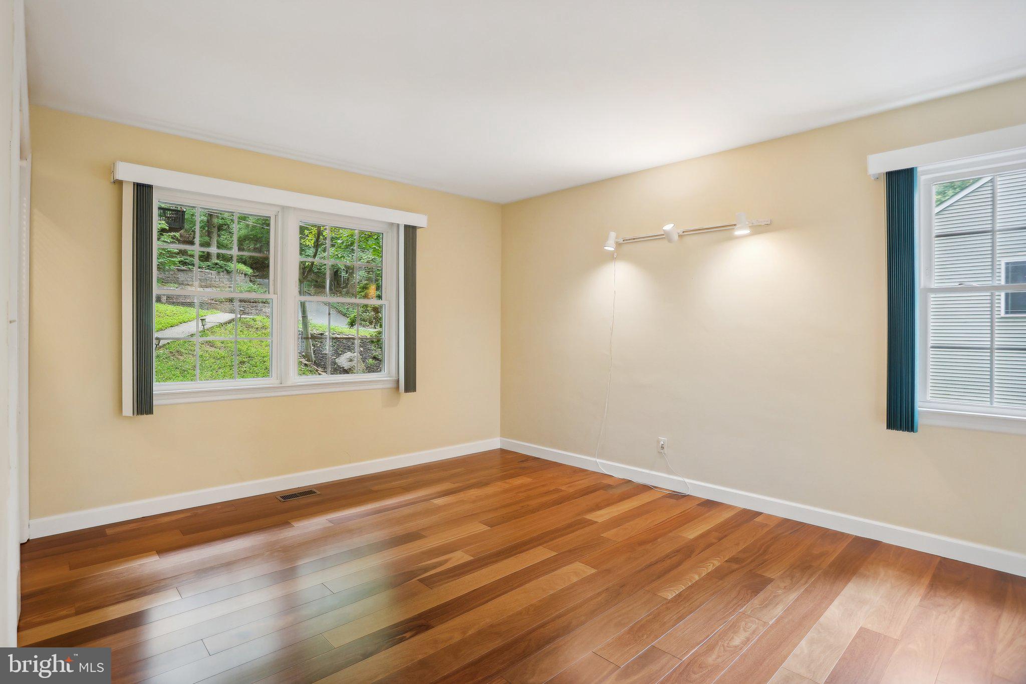 435 N PINE TOP PLACE