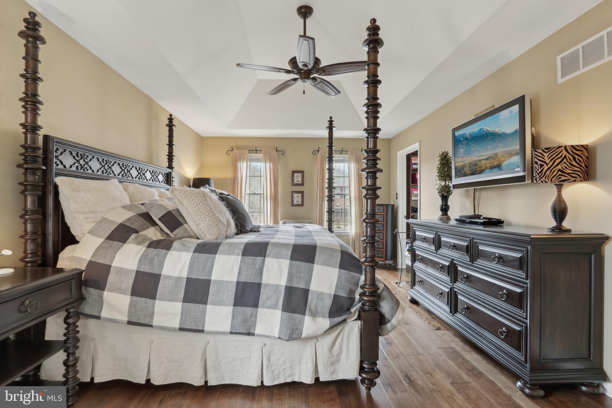 2119 SHERBROOKE DRIVE