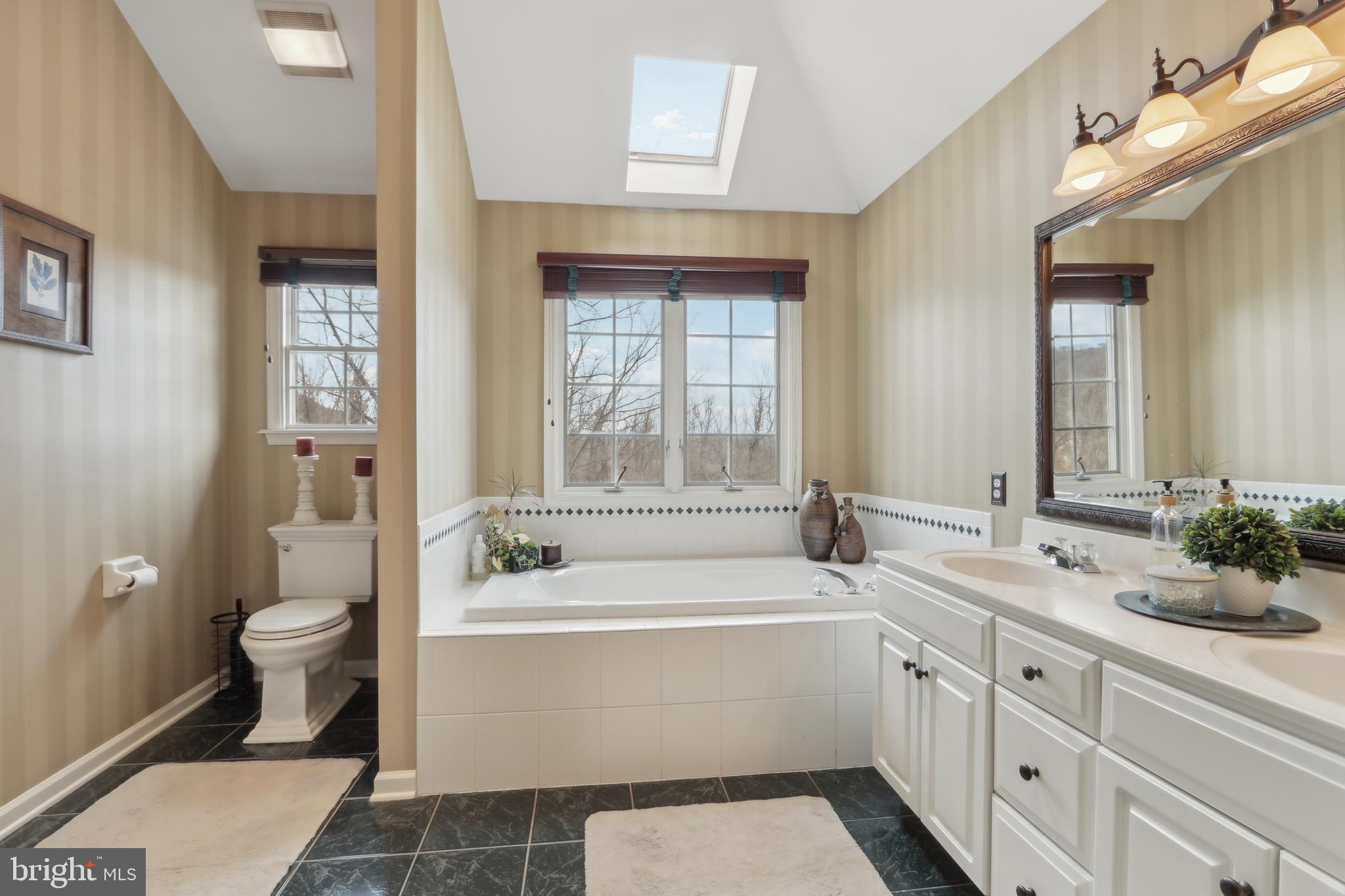 2119 SHERBROOKE DRIVE