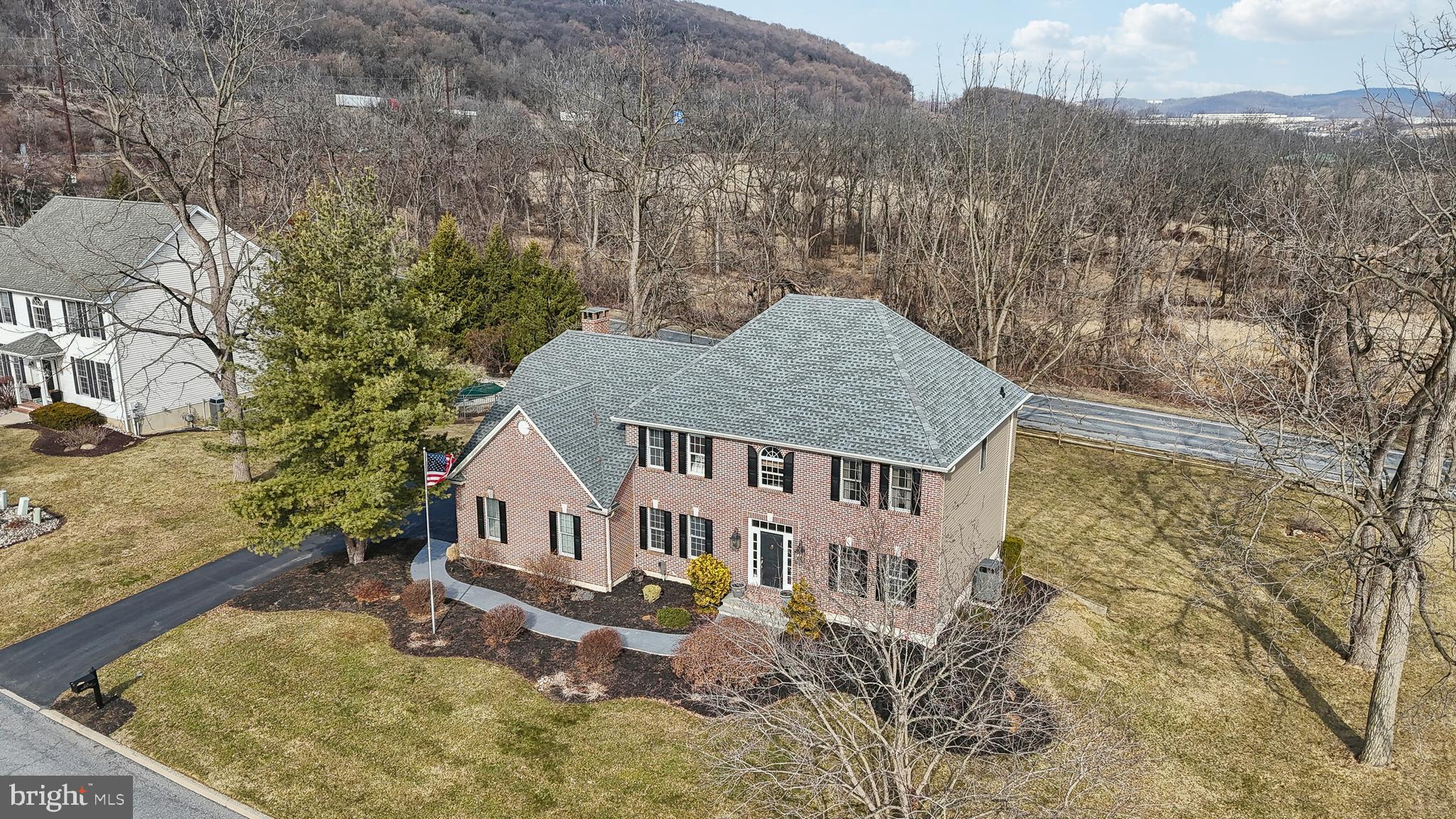 2119 SHERBROOKE DRIVE