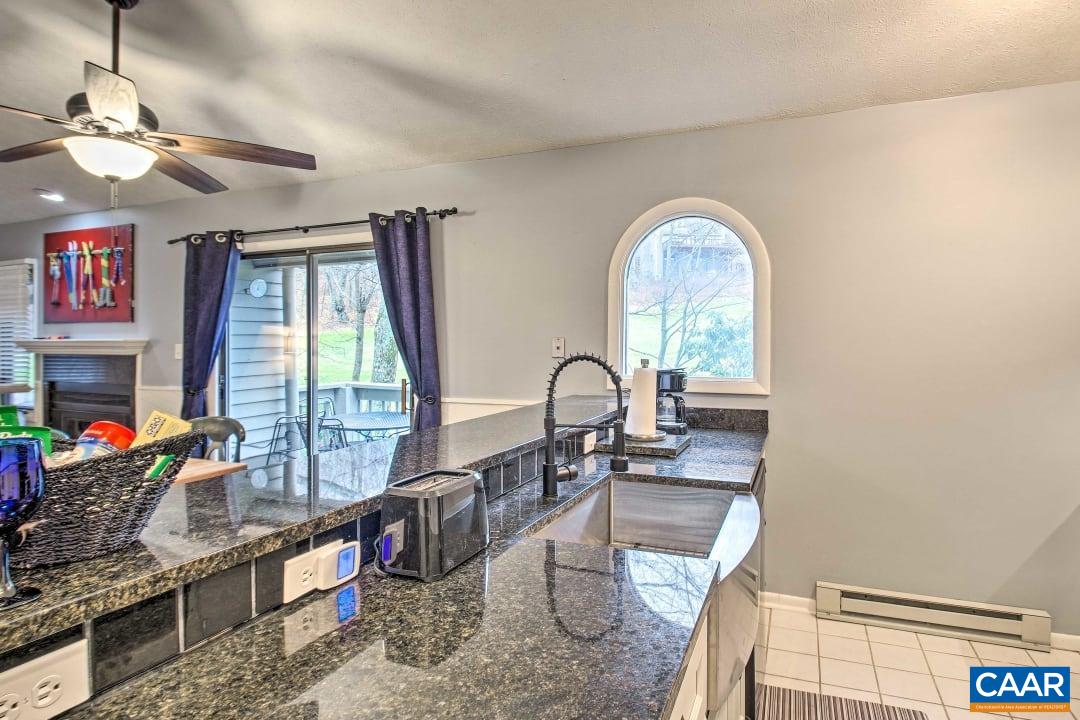 2215 TANNERS RIDGE CONDOS