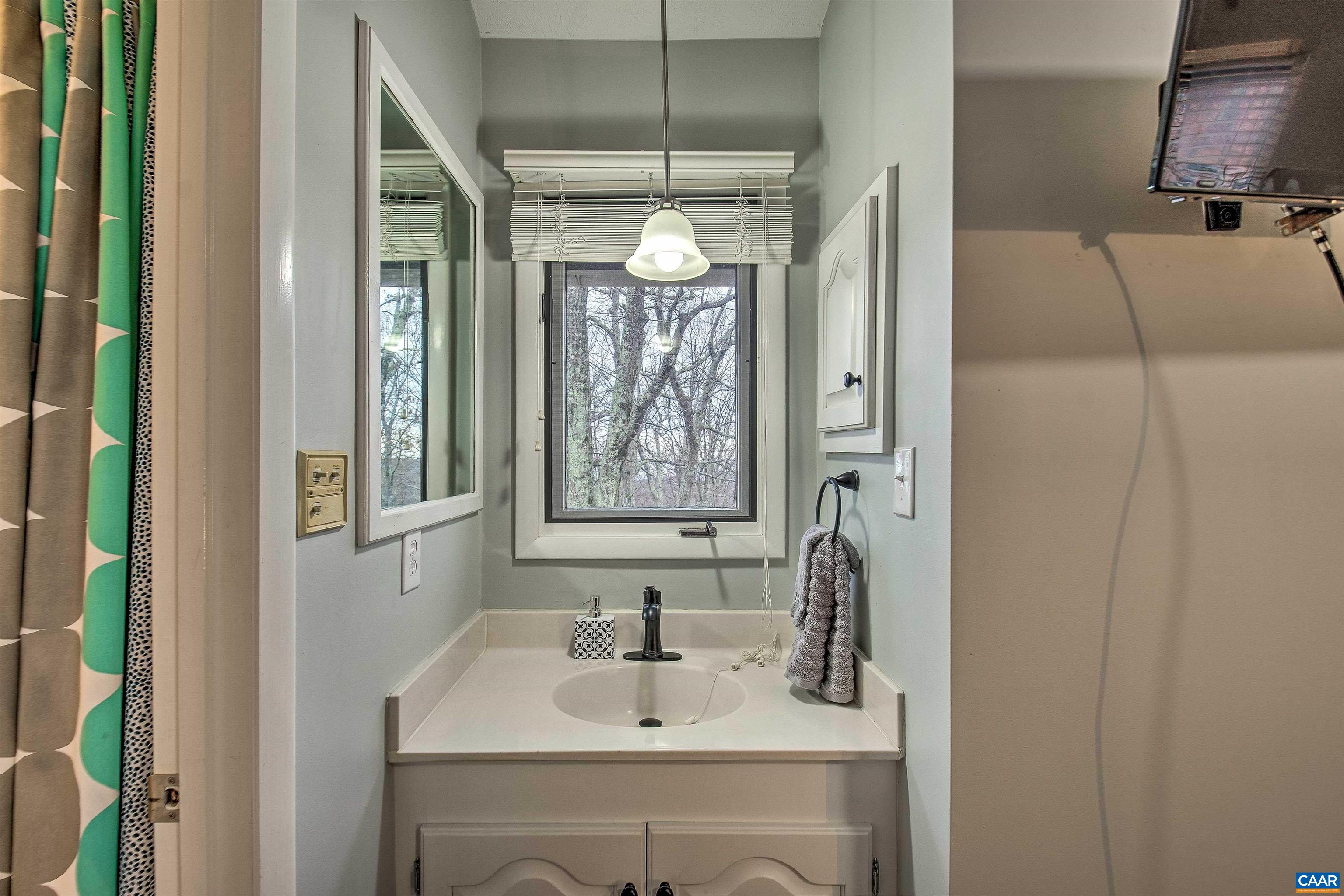 2215 TANNERS RIDGE CONDOS