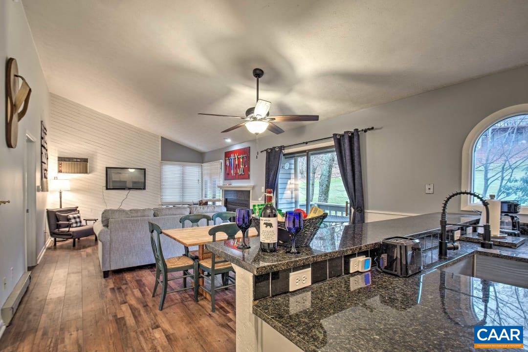 2215 TANNERS RIDGE CONDOS