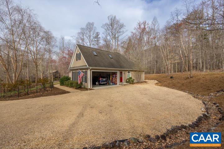 211 HIDDEN SPRINGS LN