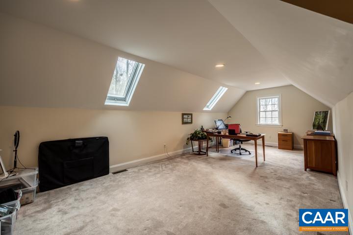 211 HIDDEN SPRINGS LN