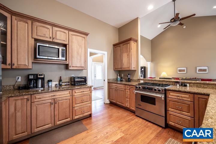 211 HIDDEN SPRINGS LN