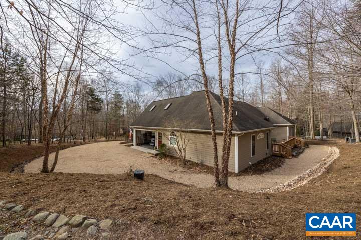211 HIDDEN SPRINGS LN