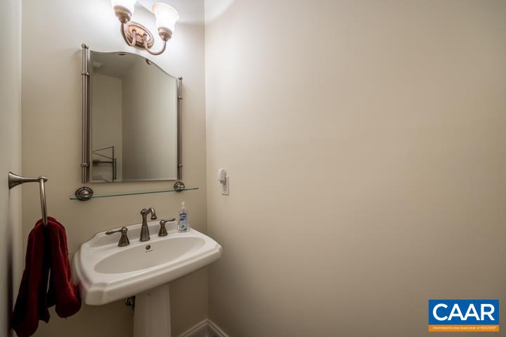 211 HIDDEN SPRINGS LN