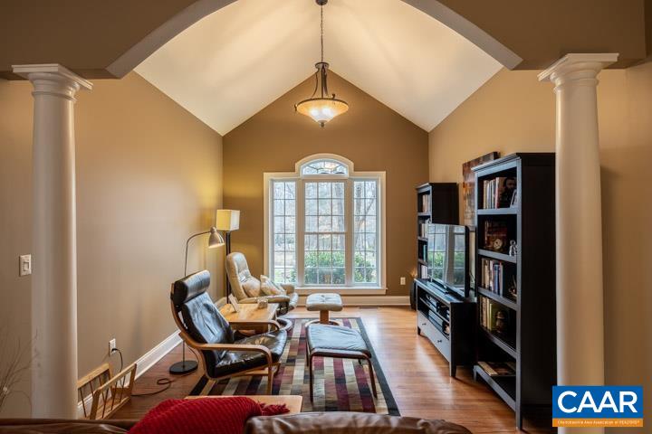 211 HIDDEN SPRINGS LN