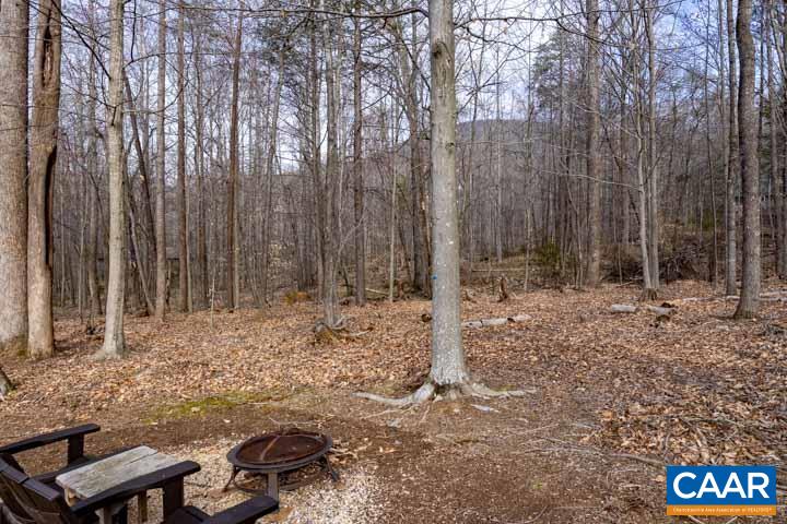 211 HIDDEN SPRINGS LN