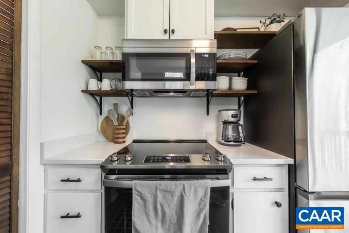 733 LAURELWOOD CONDOS