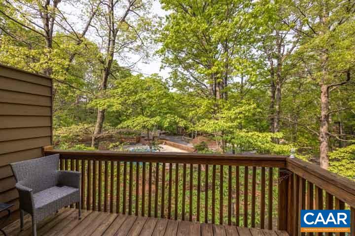 733 LAURELWOOD CONDOS