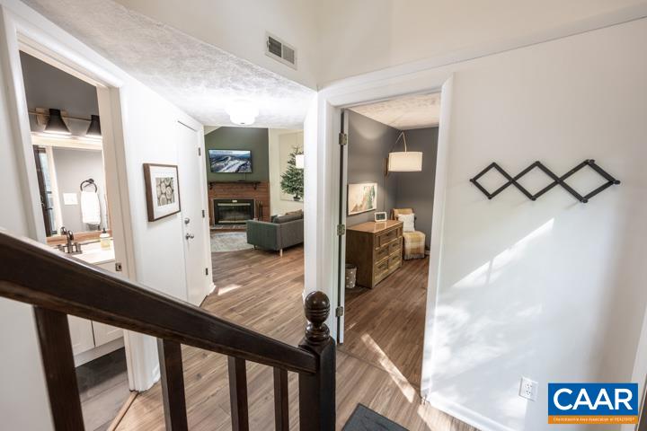 733 LAURELWOOD CONDOS