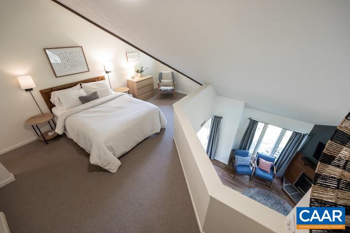 733 LAURELWOOD CONDOS