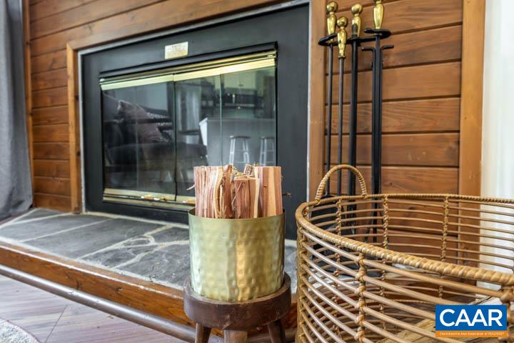 733 LAURELWOOD CONDOS