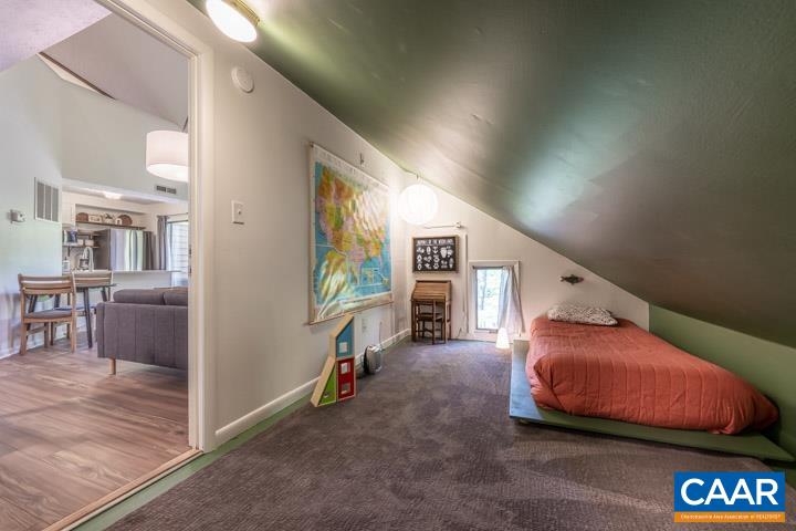 733 LAURELWOOD CONDOS
