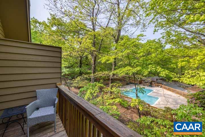 733 LAURELWOOD CONDOS