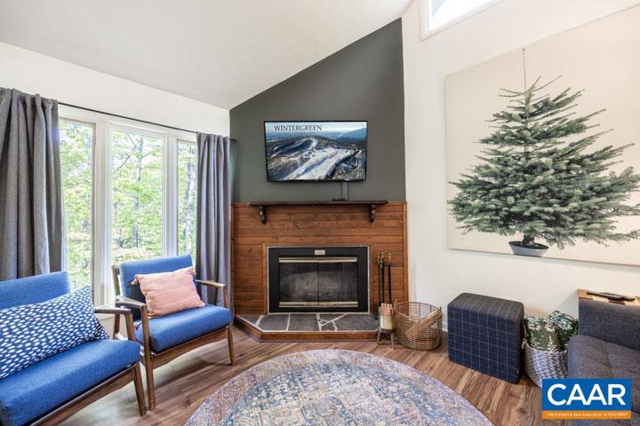 733 LAURELWOOD CONDOS