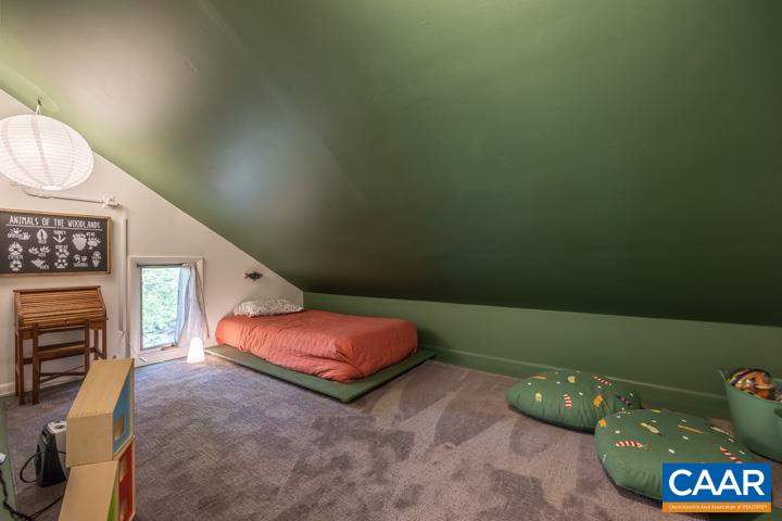 733 LAURELWOOD CONDOS