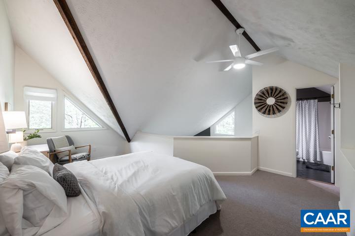 733 LAURELWOOD CONDOS