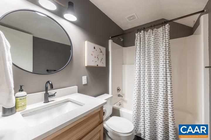 733 LAURELWOOD CONDOS