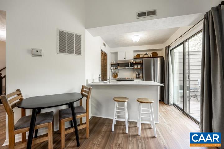 733 LAURELWOOD CONDOS