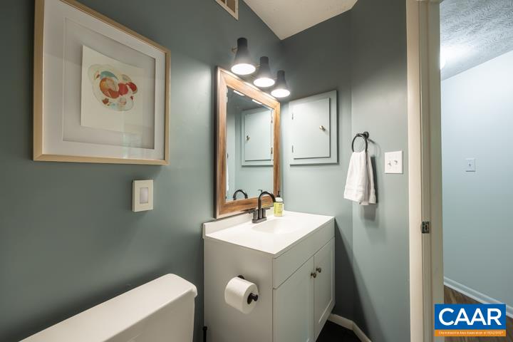 733 LAURELWOOD CONDOS