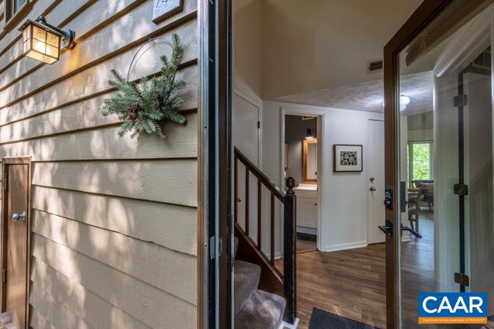733 LAURELWOOD CONDOS