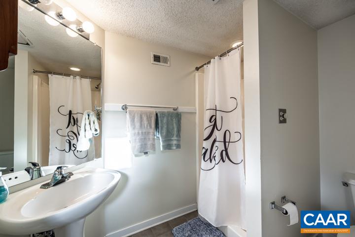 2010 STONE RIDGE WOODS CONDOS