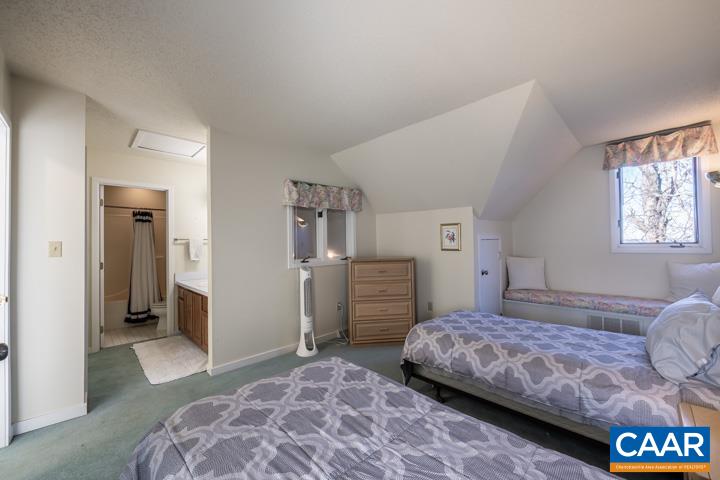2010 STONE RIDGE WOODS CONDOS