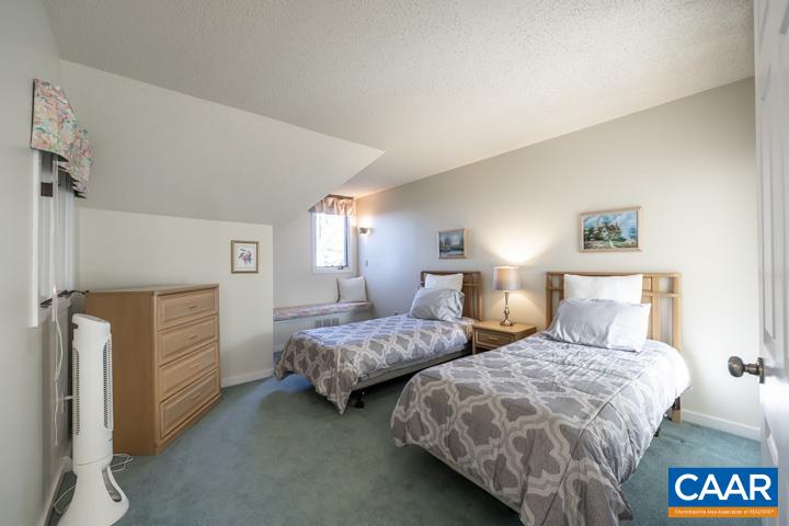 2010 STONE RIDGE WOODS CONDOS