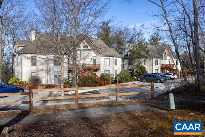 2010 STONE RIDGE WOODS CONDOS
