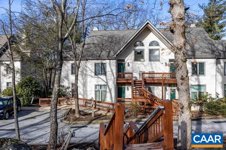 2010 STONE RIDGE WOODS CONDOS