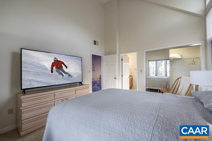 2010 STONE RIDGE WOODS CONDOS