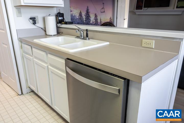 2010 STONE RIDGE WOODS CONDOS