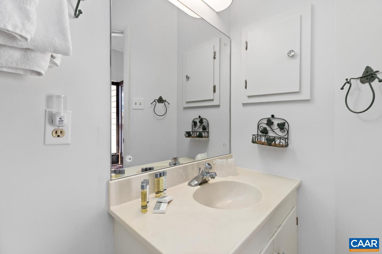 773 LAURELWOOD CONDOS
