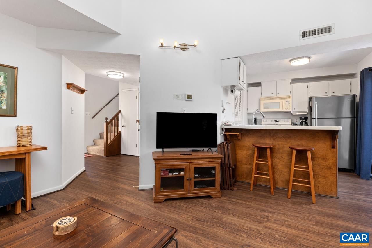 773 LAURELWOOD CONDOS