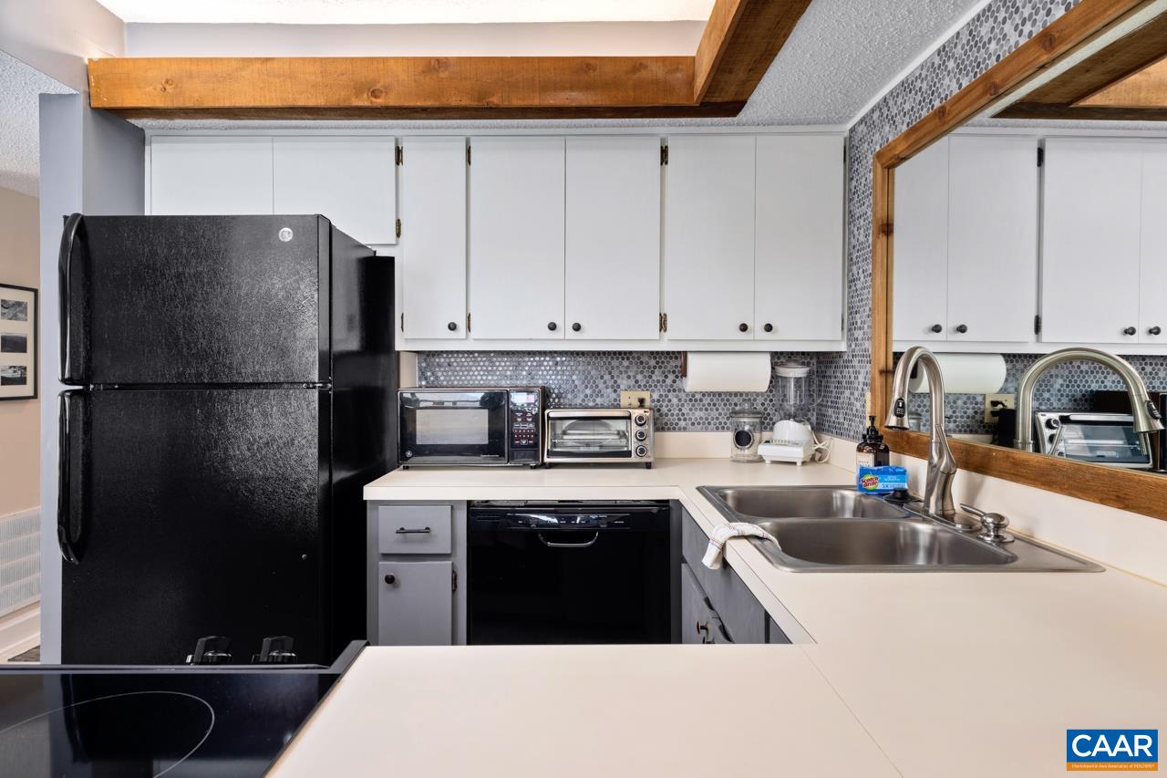 1401 HIGHLANDS CONDOS